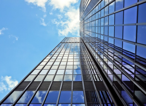 Revolutionising office cooling with automatic sunshades