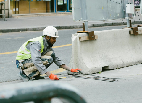 A fast fix: Self-repairing cities