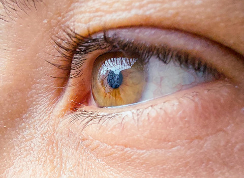 Supporting safe laser eye surgery